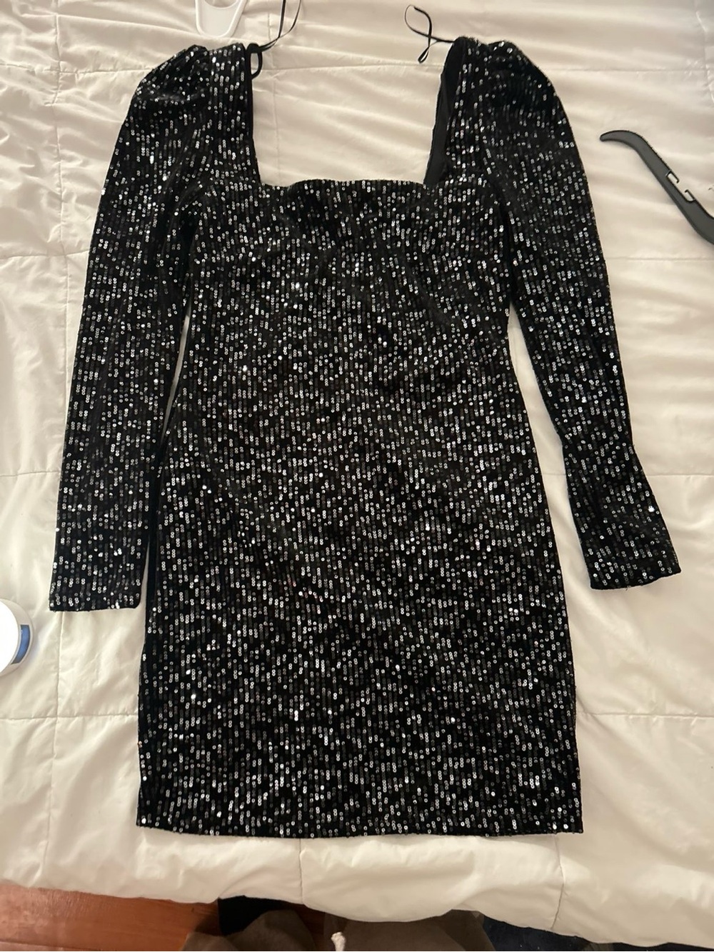 Black Sequin Long-Sleeve Square Neck Party Dress